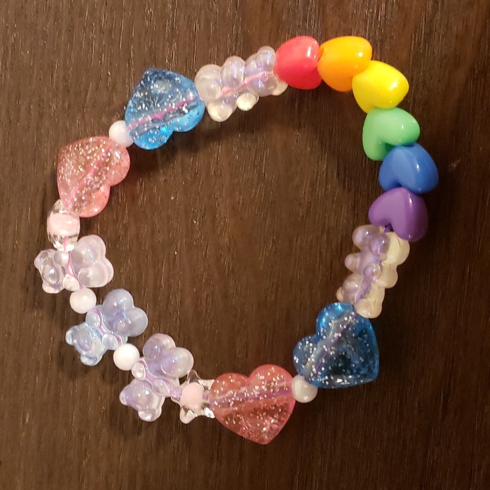 Hand made bead bracelet: bears and hearts